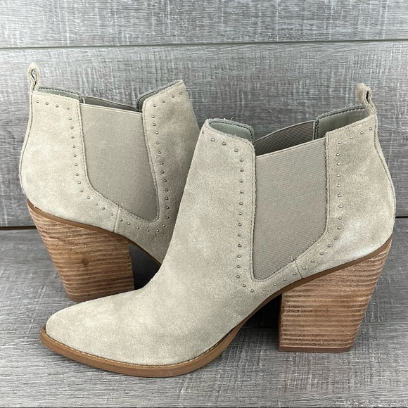 NIB Marc Fisher sz 10 Bellie cream suede ankle booties - Picture 5 of 11